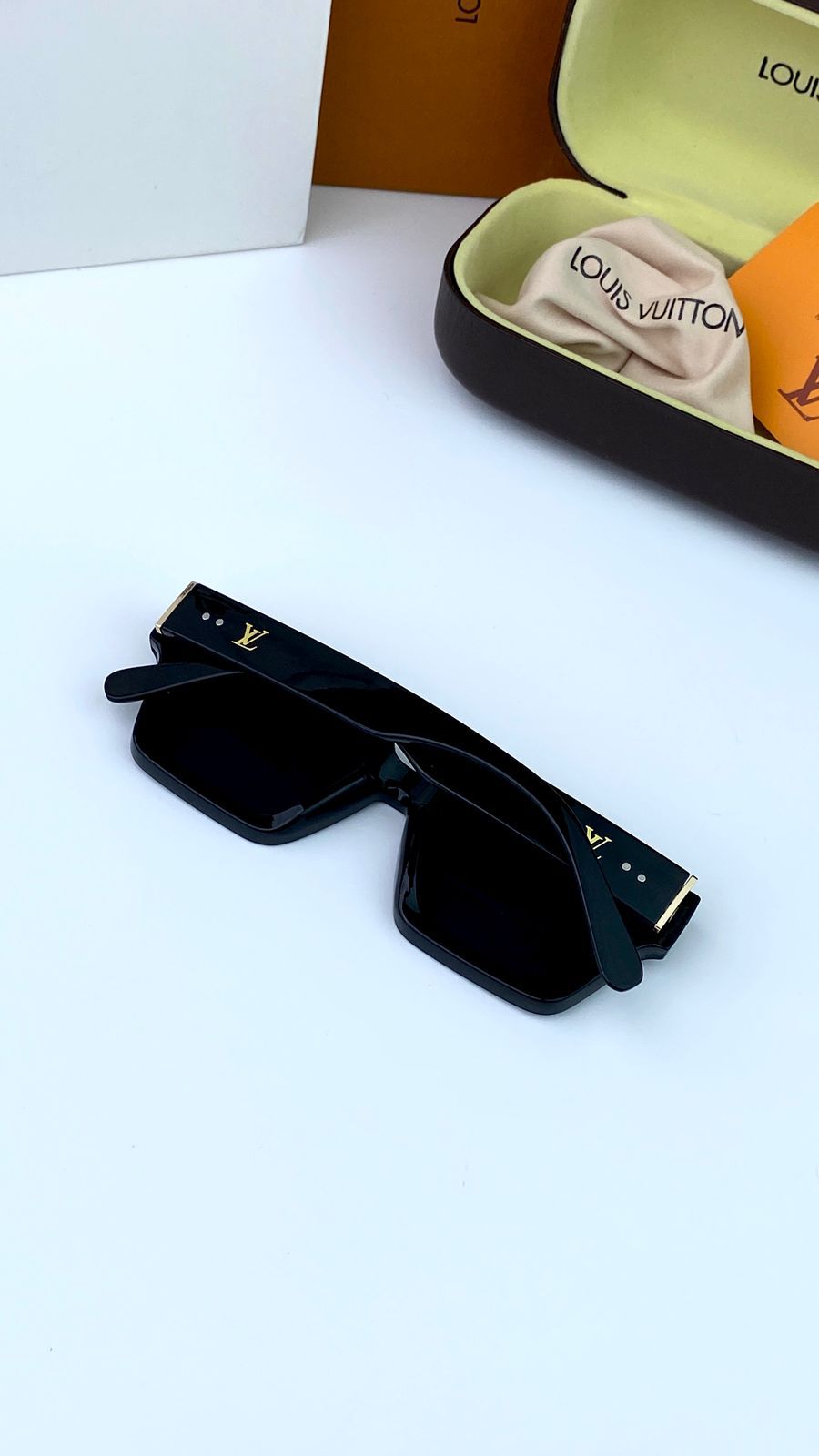 LOU__IS SUNGLASS 7845