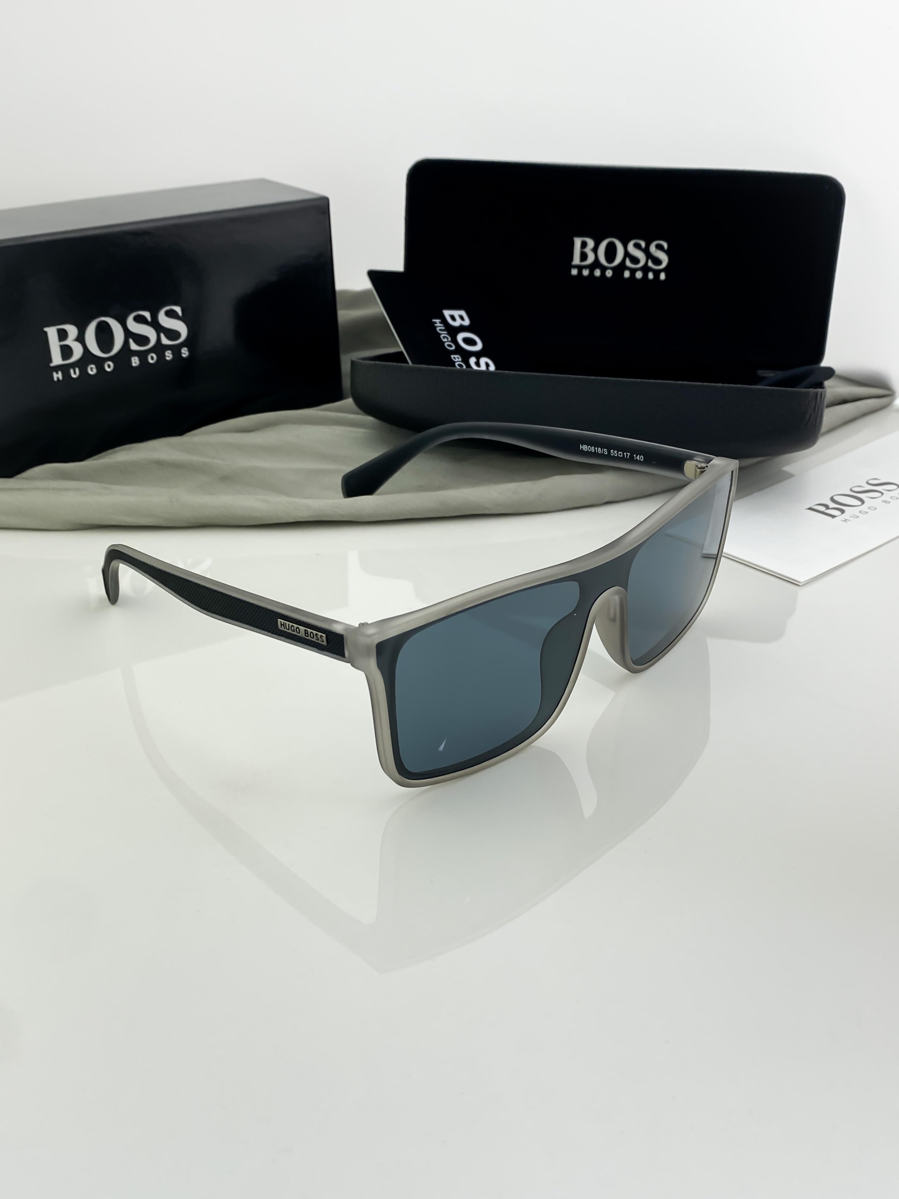 HUG  GREY BLACK 618