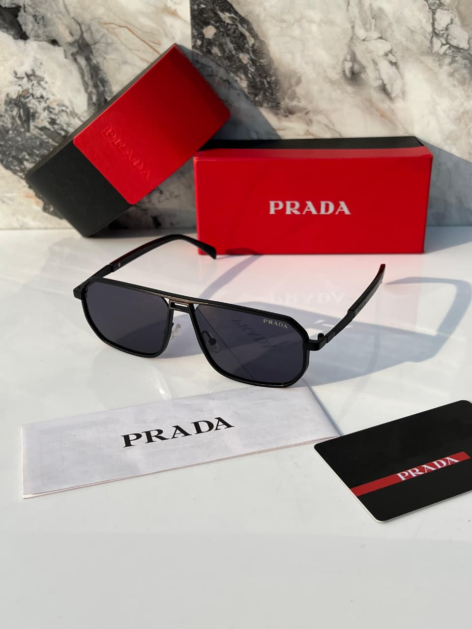 PRA__DA SUNGLASES