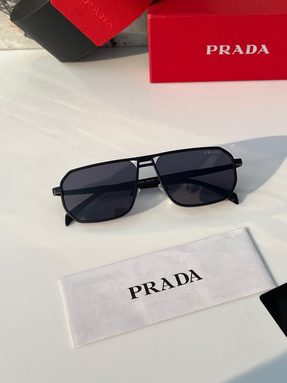 PRA__DA SUNGLASES
