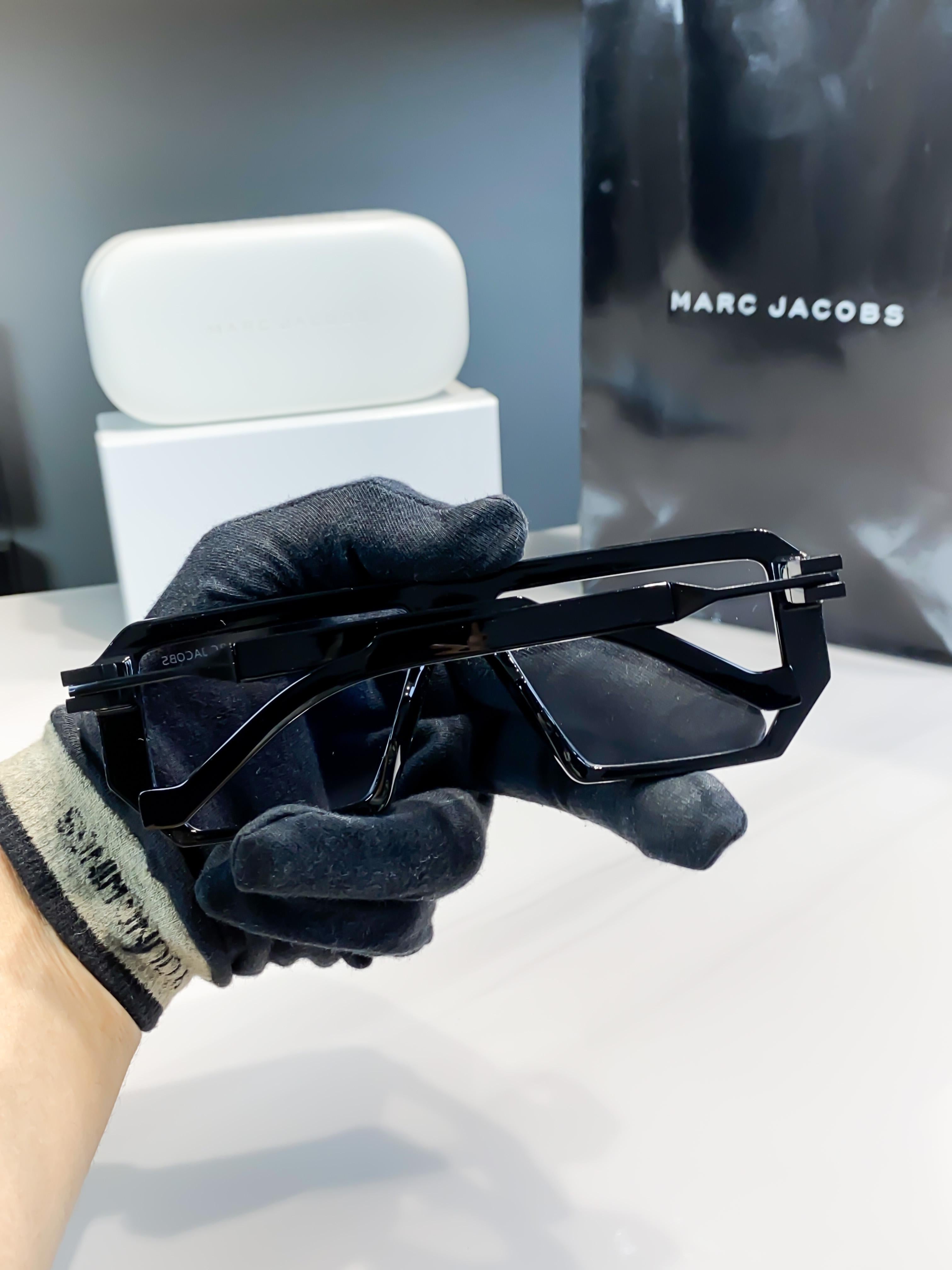MAR__K JACKBS SUNGLASS