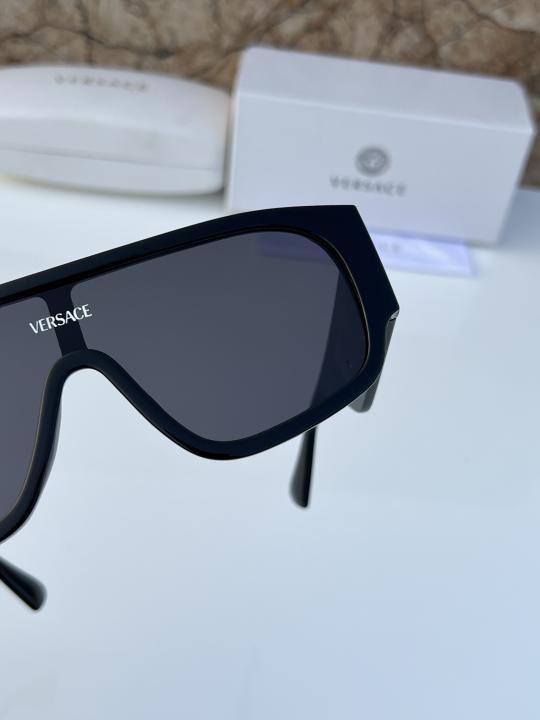 Versa_ce 03654