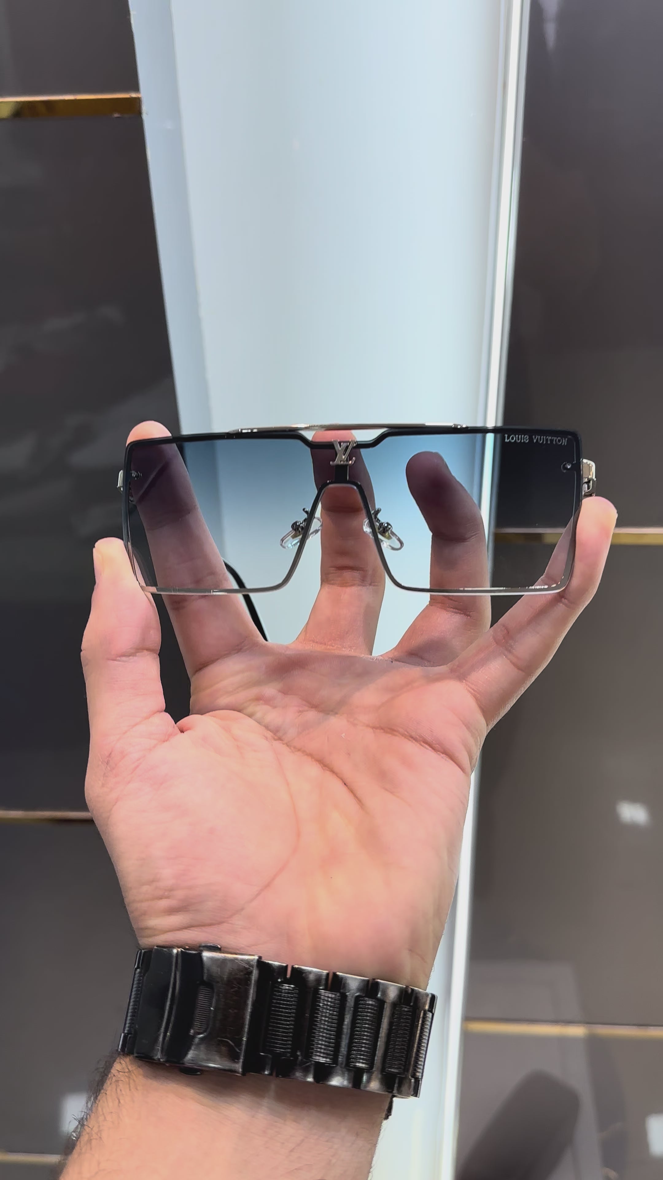 Louis Vuitton Luxury Shade With Original Packing
