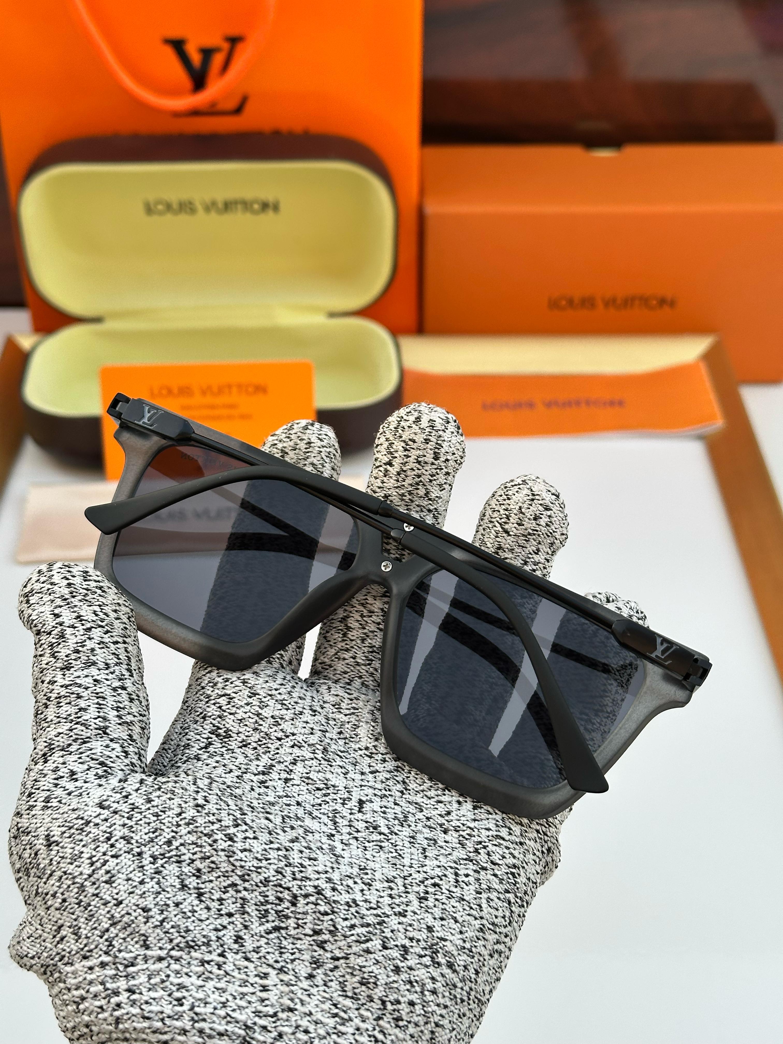 LV E sunglass