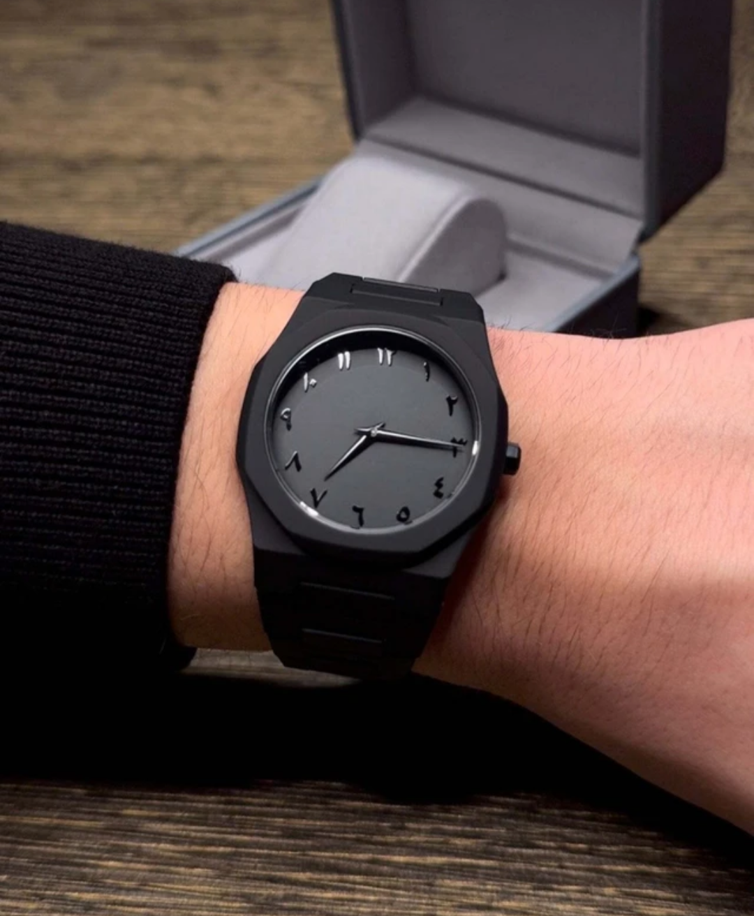 AURA Arabic Premium Watch