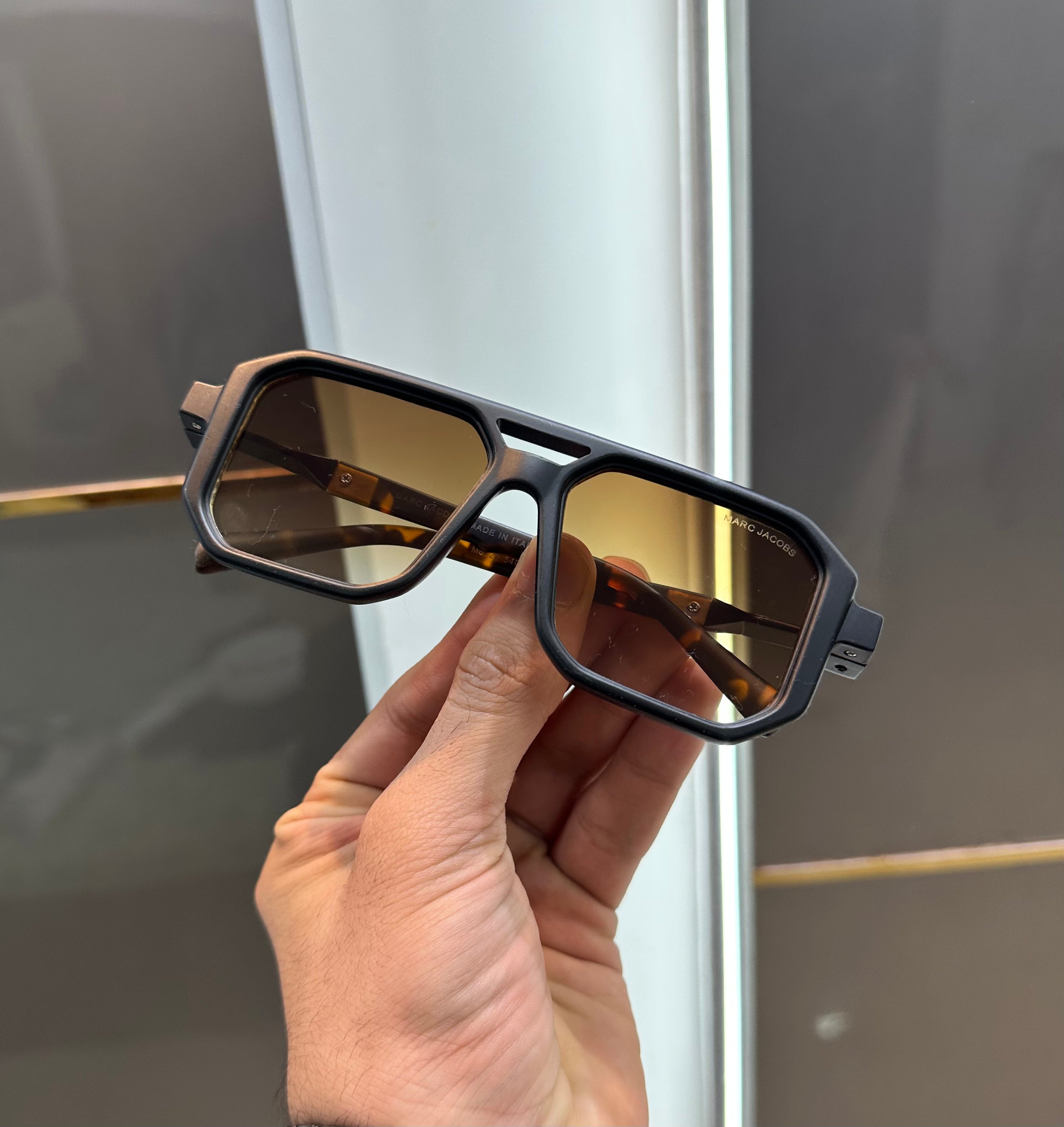 Marc Jacob Brown Limited Edition Luxury Shade With Original Packing